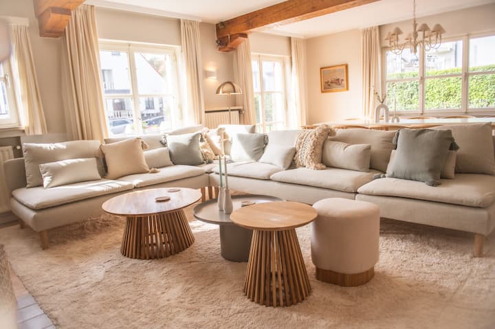 Family House 'Strandhuis Alouette' and beach cabin