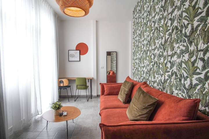 Central 1br+ Balcony | Levinsky Market | By Peraia - Israel