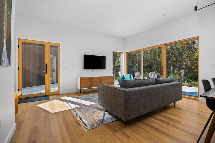Modern Cabin Mins To Tc In Private Neighborhood - Elk Rapids, MI