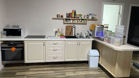 Yehud 2 Bedrooms with a Terrace