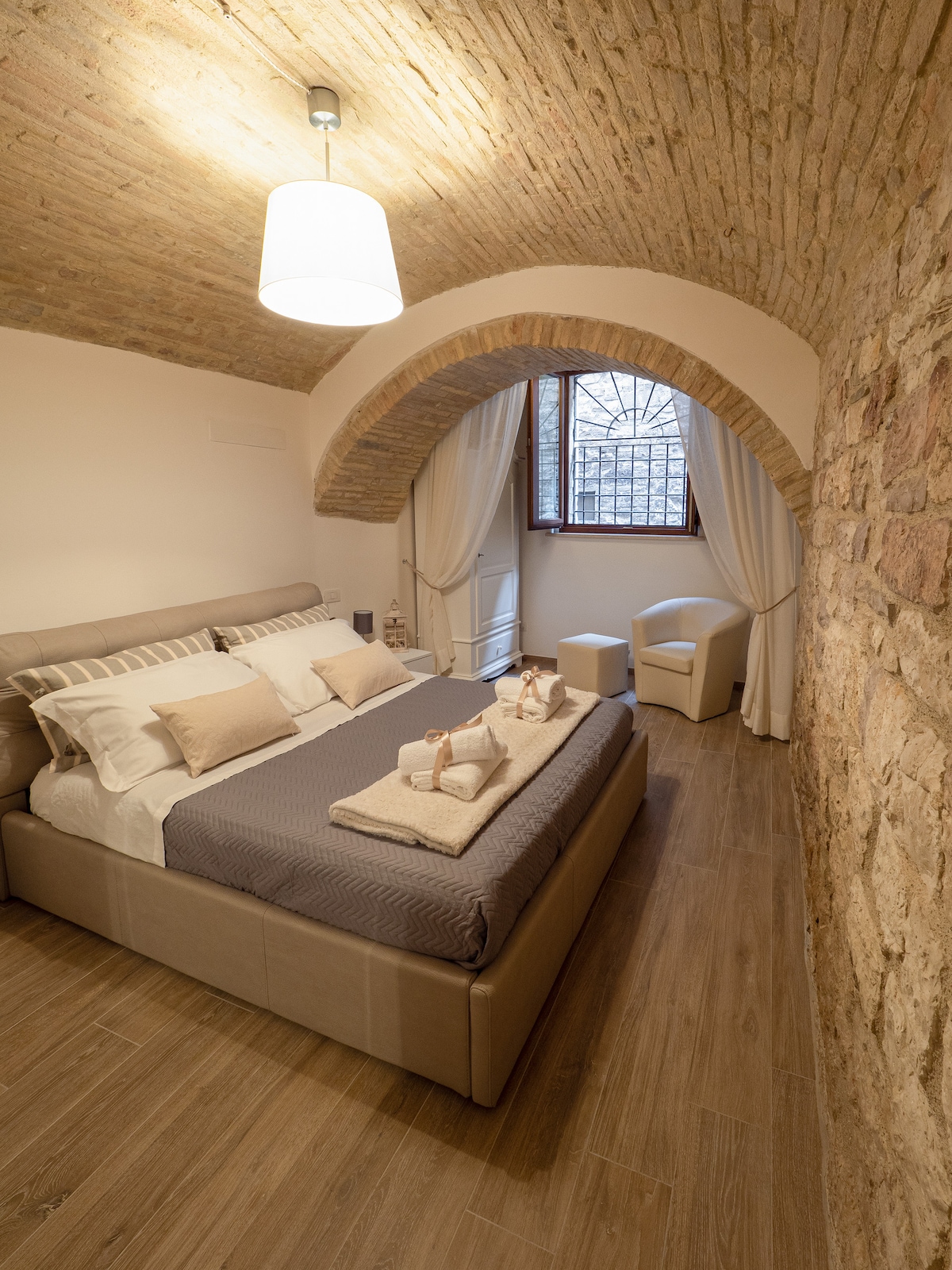 Annuncio Airbnb popolare: Porta Perlici Residence a Assisi