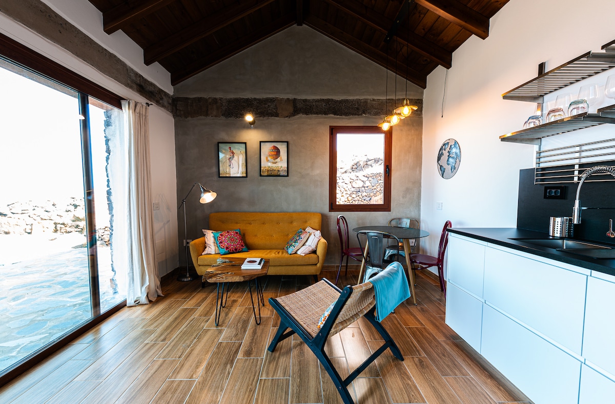 Annonce Airbnb populaire: La Candia and the sea, where else! à Valverde