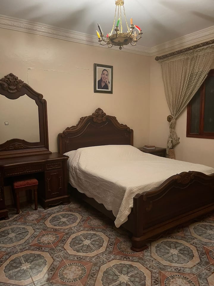 საძინებელი 1