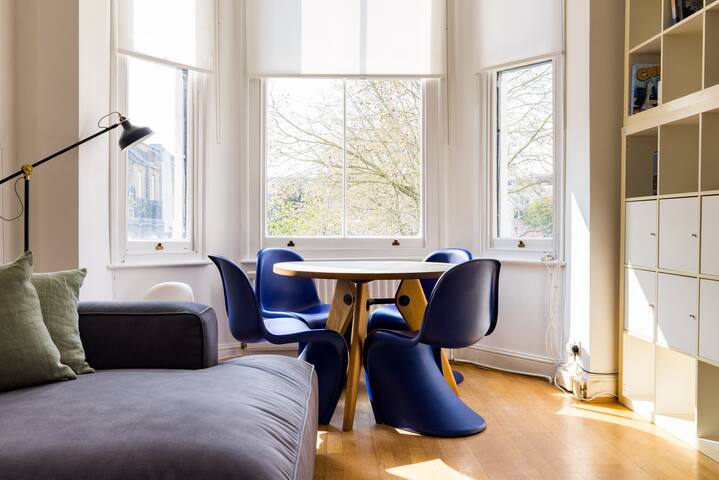 Stylish & Spacious Notting Hill Loft gallery image 3