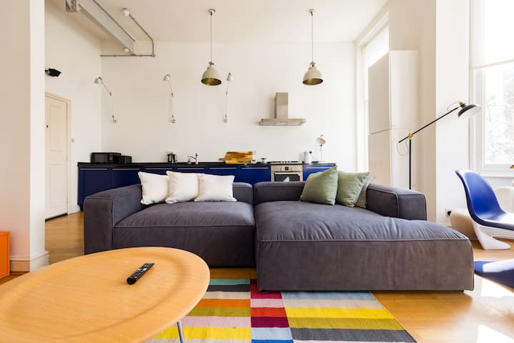 Stylish & Spacious Notting Hill Loft