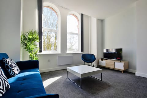 Popular Airbnb listing: Beautiful Manchester Apartment Near Salford Royal in Claremont