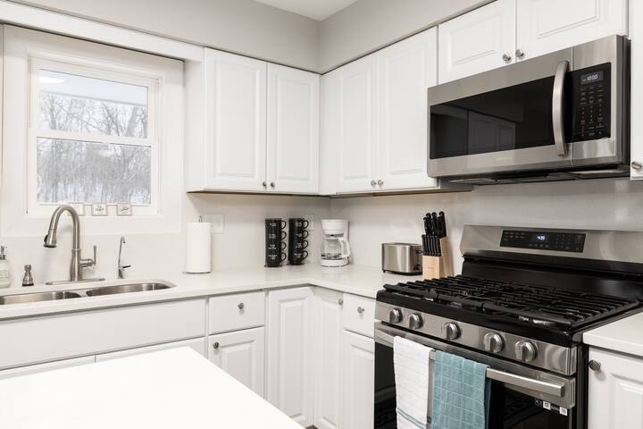 Lovely renovated home close to Lake Minnetonka gallery image 5