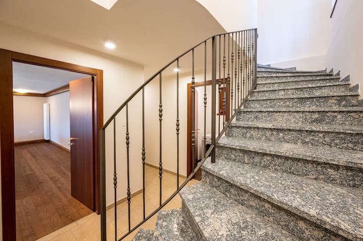 Downstairs to the hobby area (billiard room)