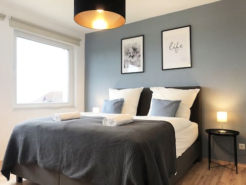 LIME HOMES: Balcony | Kitchen | Netflix