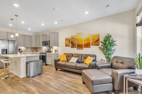 Luxury Brand New Townhouse, 2bdr