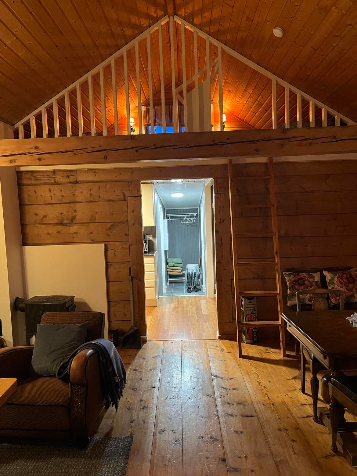 Hems, 2 sengeplassar