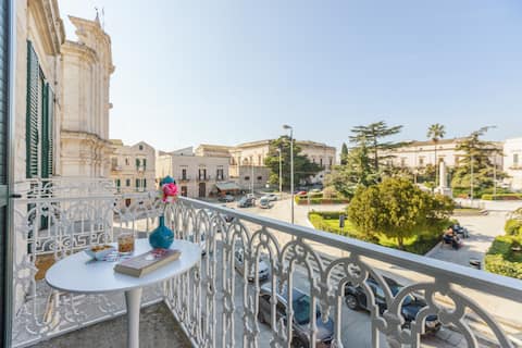 [Alibi Suites] Museum with Smart TV, WiFi and A/C