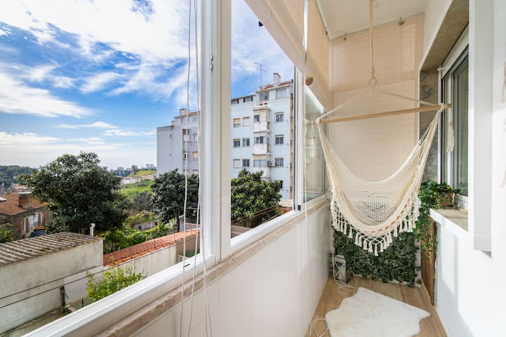 Renew Yourself At An Unvarnished City Hideaway - Marvila