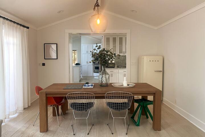 4/3 West LA Modern Bungalow Home gallery image 2