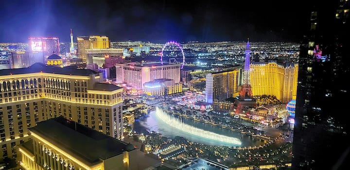 Large 1BDR Vdara top 54 fl, suite best Vegas views