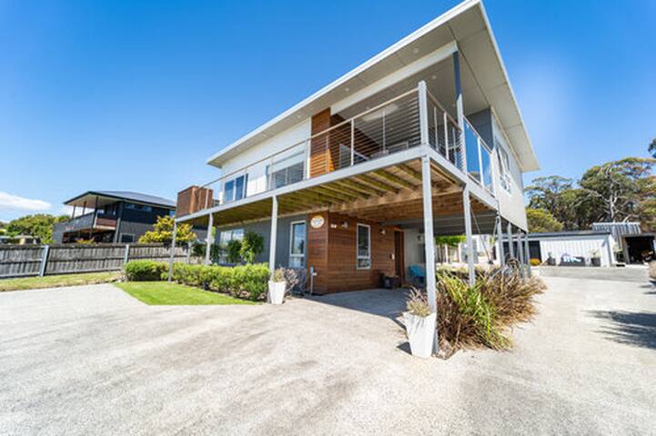 Seascapes beach house/cottage gallery image 3