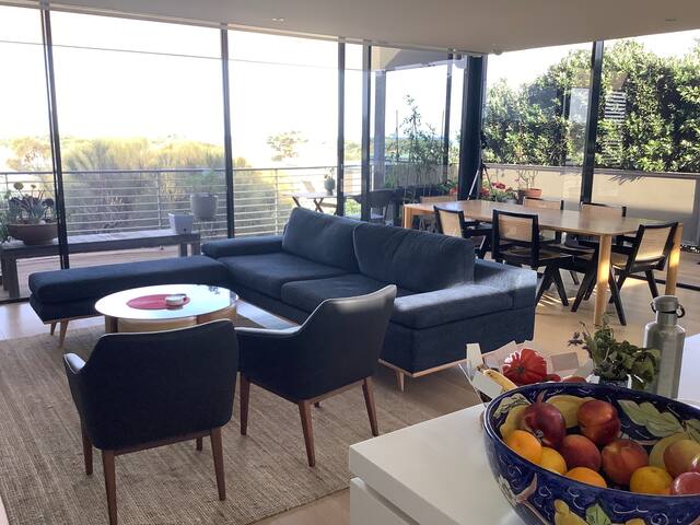 Bon Air! Walk to the beach, shops gallery image 2