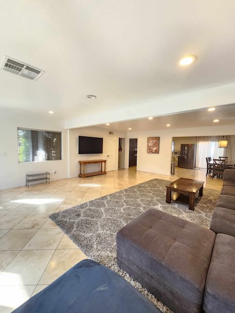 Spacious Beautiful Home in OC. Centrally located.