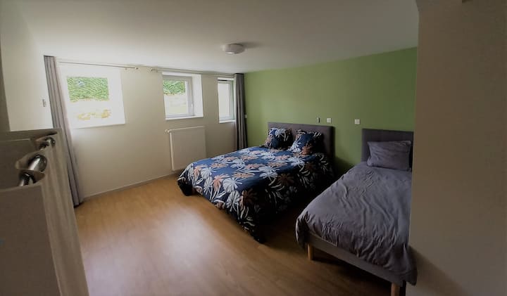 Საძინებელი 3 ადამიანი