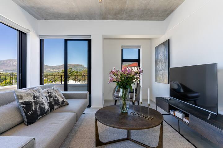 Spacious Family Penthouse gallery image 2