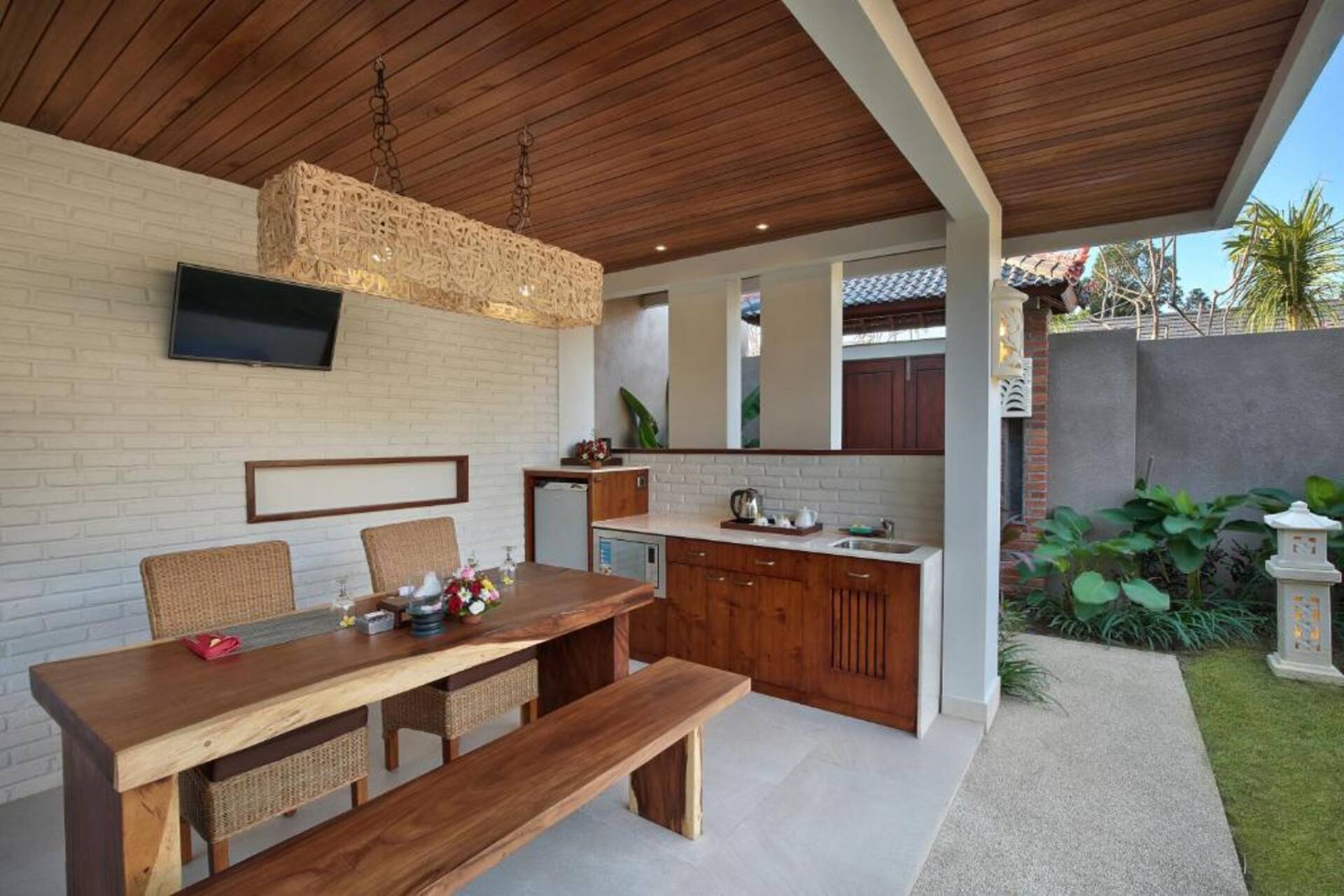 Exotic Modern Escape 1 Bedroom Private Villa in Jimbaran 3