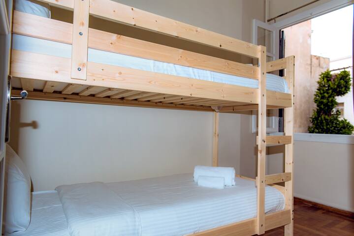 Plaka Apartment gallery image 4