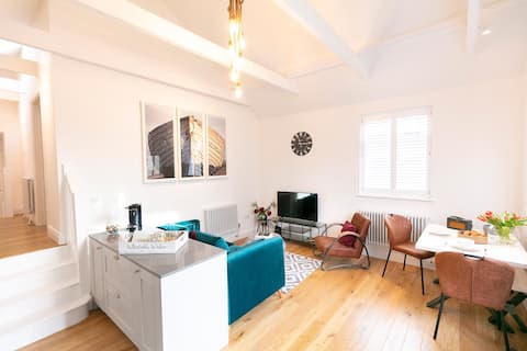 Successful Airbnb property: A Stylish Seaside Retreat, Kent with Parking Space in Whitstable