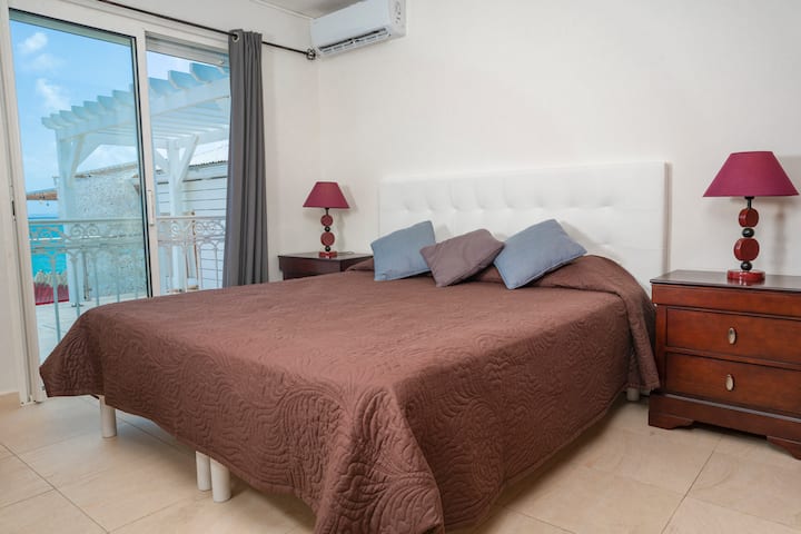 Schlafzimmer 1