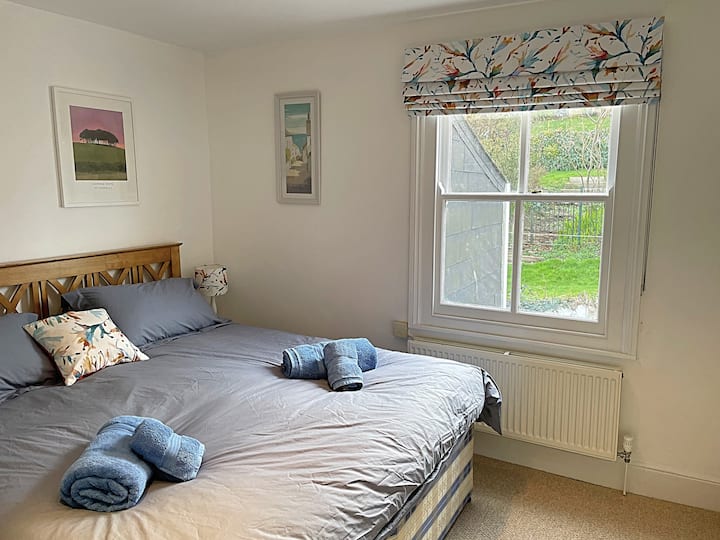 Bedroom 2 (Superking or 2 singles)