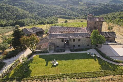 Tuscan character, contemporary style and comfort