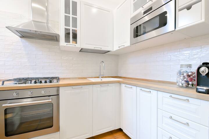 Nettuno 5 stelle- Appartamento elegante con suite gallery image 4