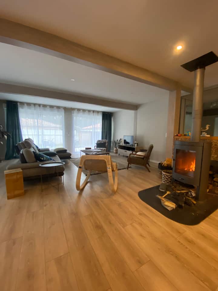 Maison Lumineuse Et Spacieuse - France