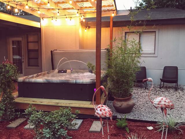 Heated Pool/Spa/BBQ/Foosball/Arcade/Domain gallery image 2