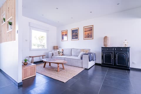 Top performing Airbnb: La Butte: A Guaranteed Breath of Fresh Sea Air in La Hague