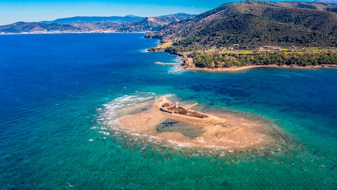 Fabulous Villa - private beach & swimming-pool