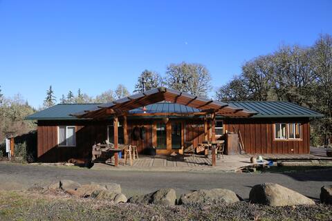 Rustic Oregon Oasis in Philomath