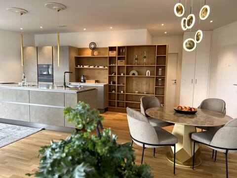 New and Elegant Luxury Apartment