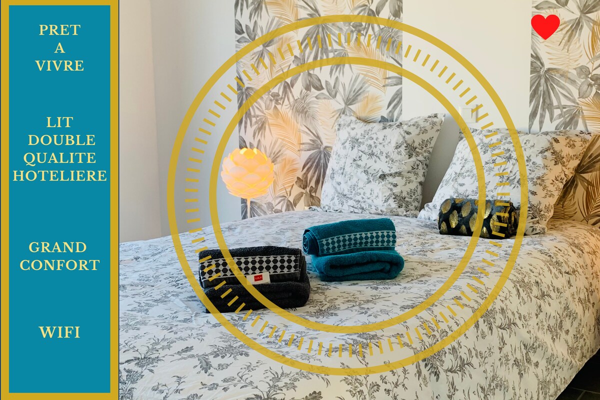 เตียงคู่คุณภาพระดับโรงแรม
มีผ้าปูที่นอนและผ้าขนหนูให้