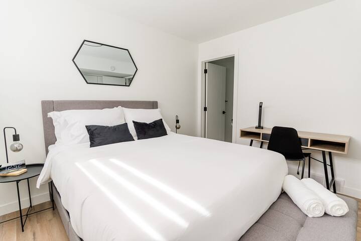 *New & Spacious | Free Parking | 7min to Downtown* gallery image 4