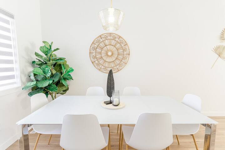 *New & Spacious | Free Parking | 7min to Downtown* gallery image 3