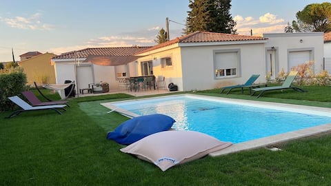 Provençal house with pool