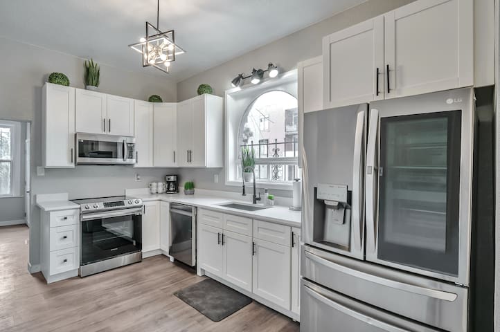 Washington Park/Downtown/Cherry Creek Home gallery image 2