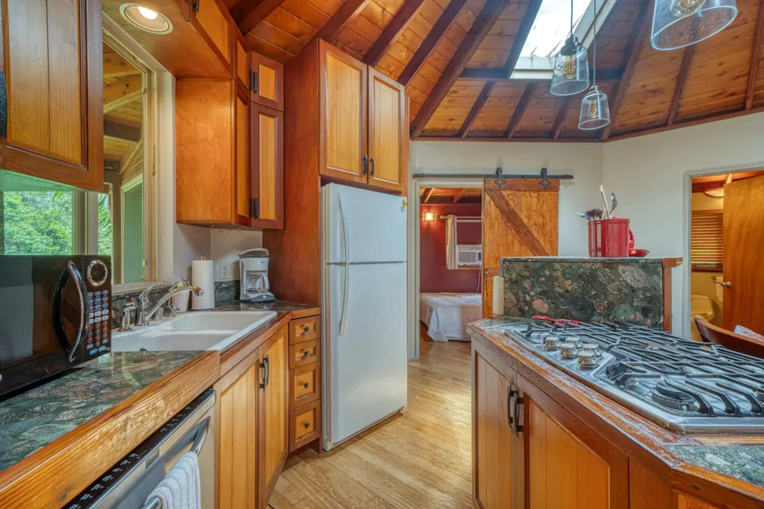 Home in Keaau · ★4.77 · 2 bedrooms · 2 beds · 2 private baths - Image 15