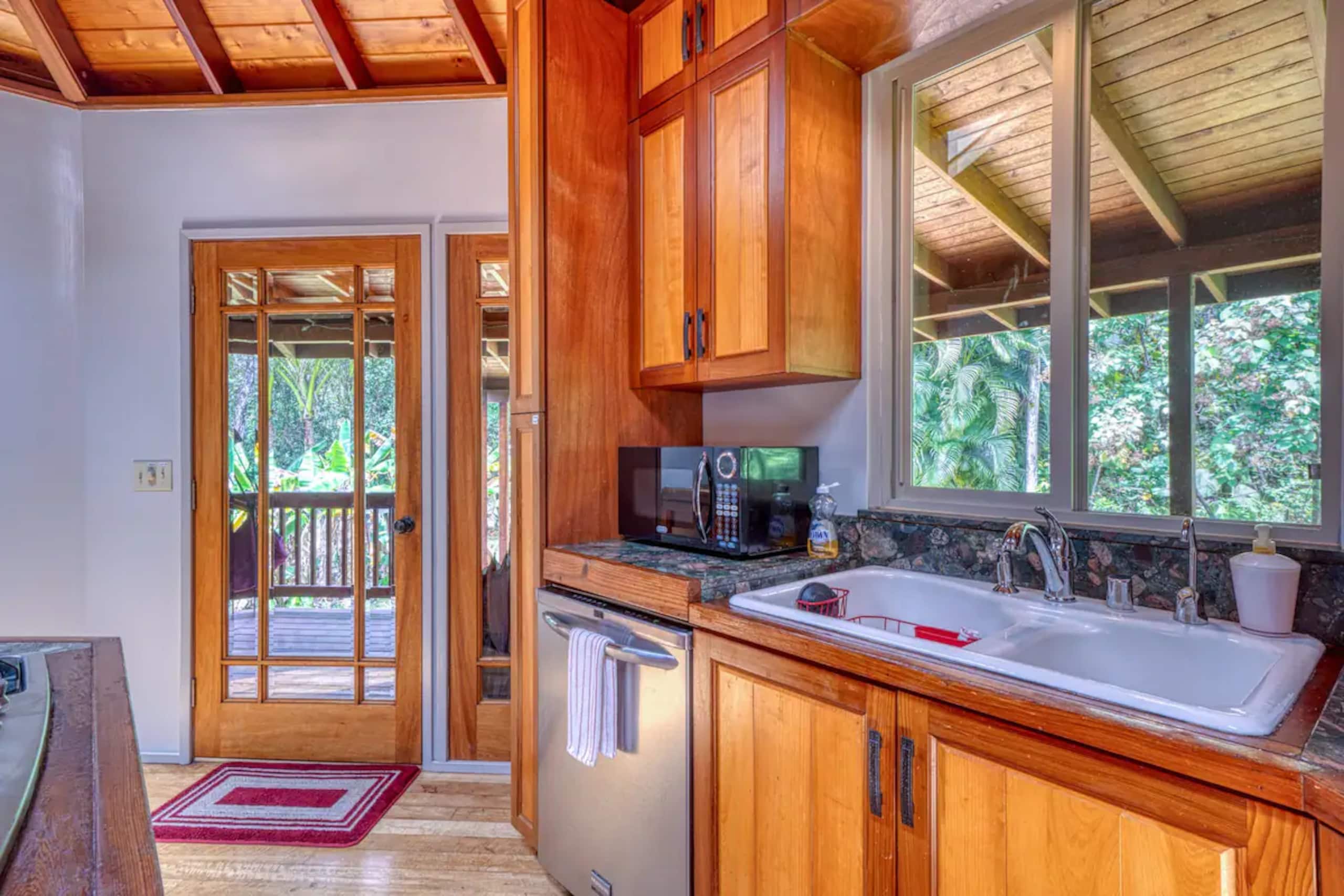 Home in Keaau · ★4.77 · 2 bedrooms · 2 beds · 2 private baths - Image 12