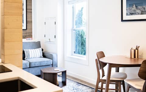 Popular Airbnb listing: Hilltop Gem with Gorgeous Views of City and Bay in Noe Valley