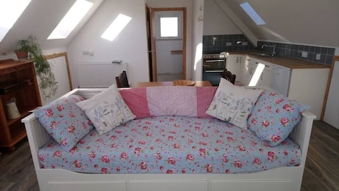 Top performing Airbnb: Cosy studio with stunning views in Gairloch
