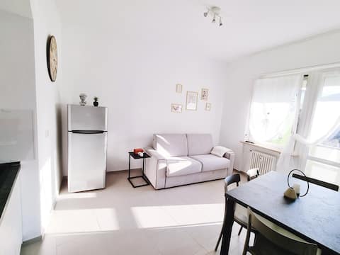 Top Airbnb: Modern Two-Room Apartment|5-Minute Walk from the Sea |Andora a Andora