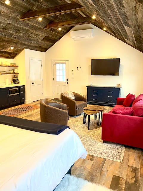 Popular Airbnb listing: Bear Pass Bunkhouse in Vermont