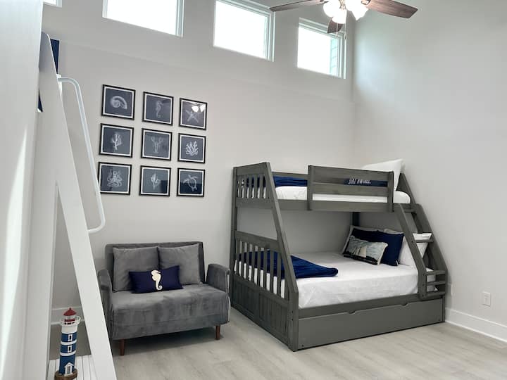 Upstairs bedroom with its own bathroom 