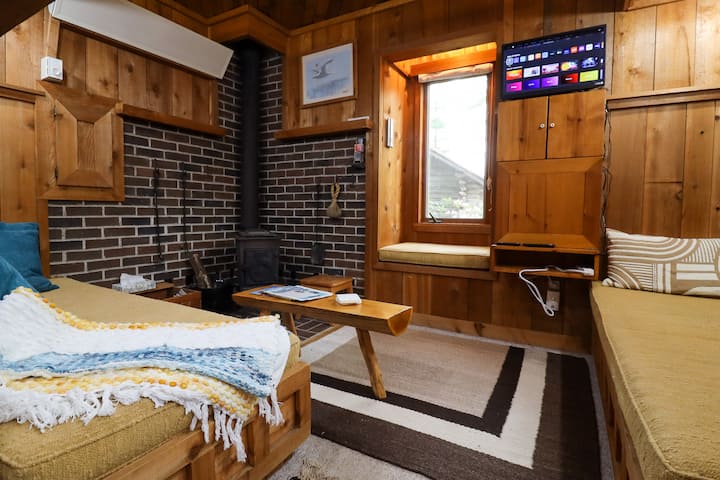 Van Etten Lake Cabin Getaway! - Oscoda, MI